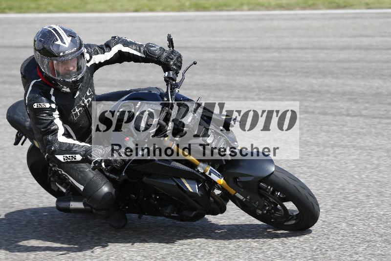 Archiv-2025/09 22.04.2025 Cornu Master School ADR/rot-rouge/12